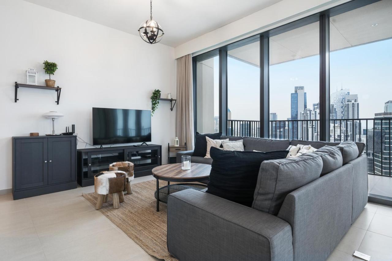 Breathtaking City Views From Dt Apt With Terrace Dubai Buitenkant foto