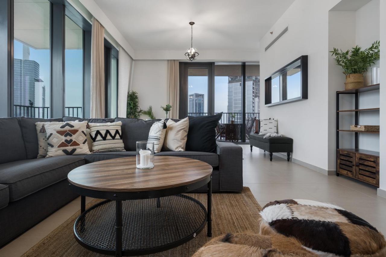 Breathtaking City Views From Dt Apt With Terrace Dubai Buitenkant foto