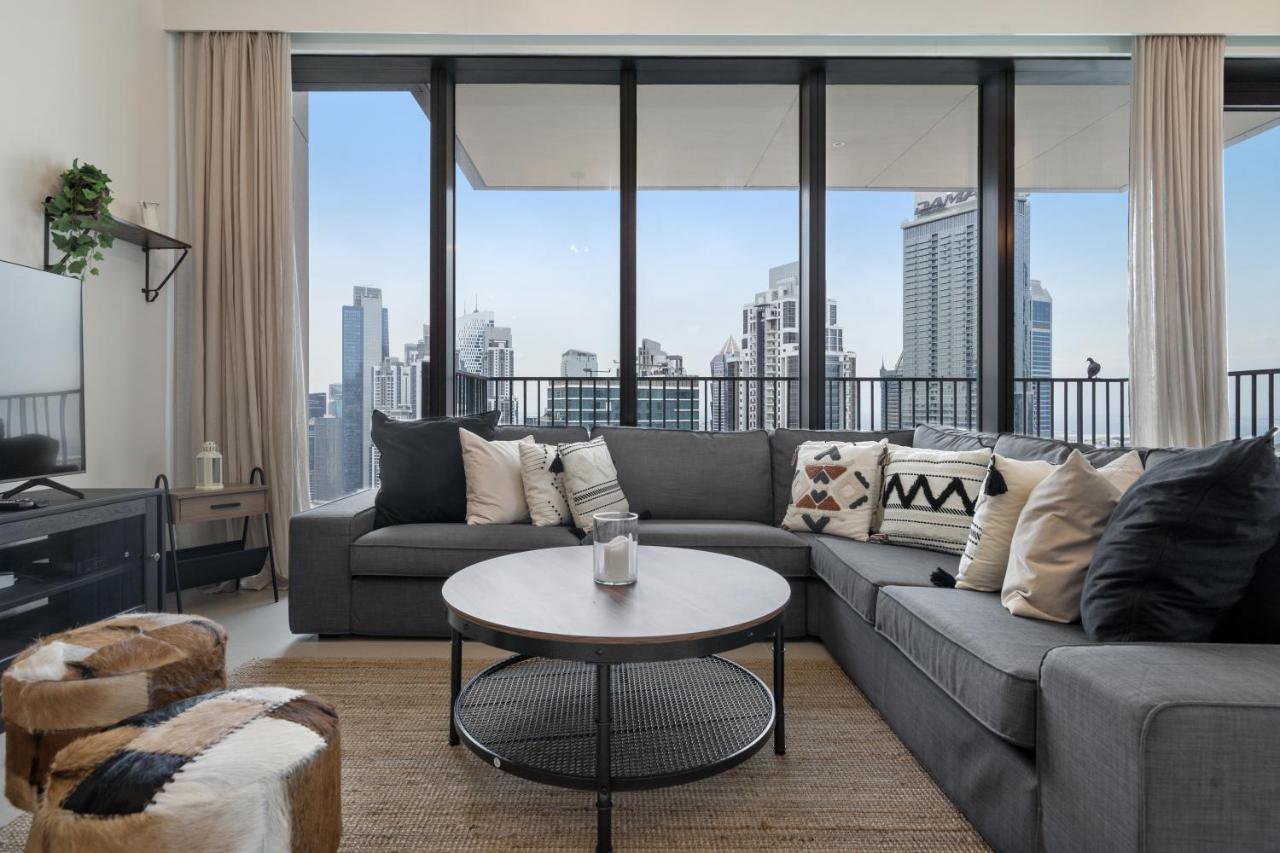 Breathtaking City Views From Dt Apt With Terrace Dubai Buitenkant foto