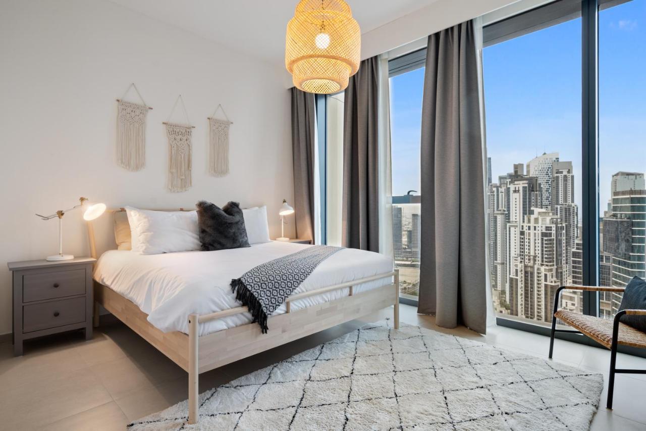 Breathtaking City Views From Dt Apt With Terrace Dubai Buitenkant foto