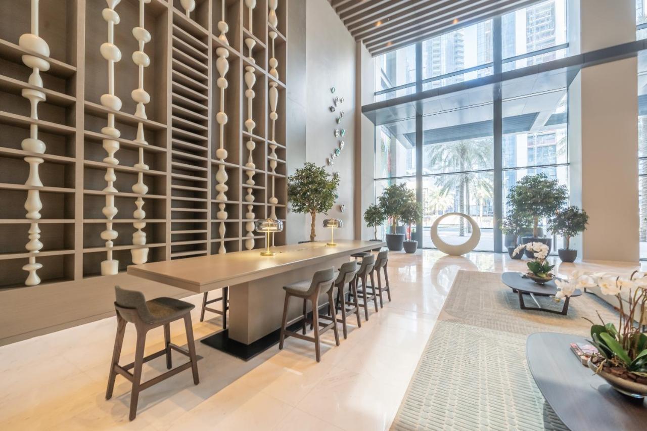 Breathtaking City Views From Dt Apt With Terrace Dubai Buitenkant foto