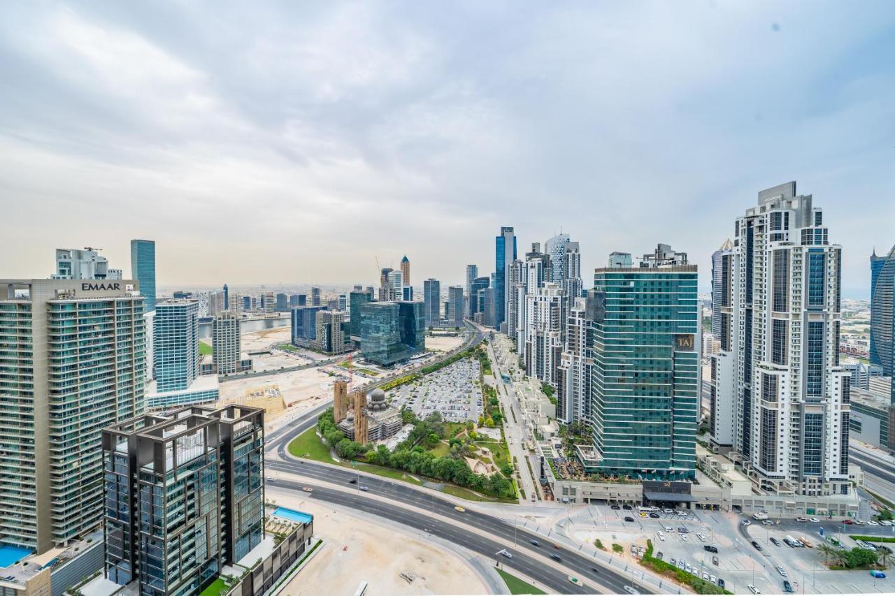 Breathtaking City Views From Dt Apt With Terrace Dubai Buitenkant foto